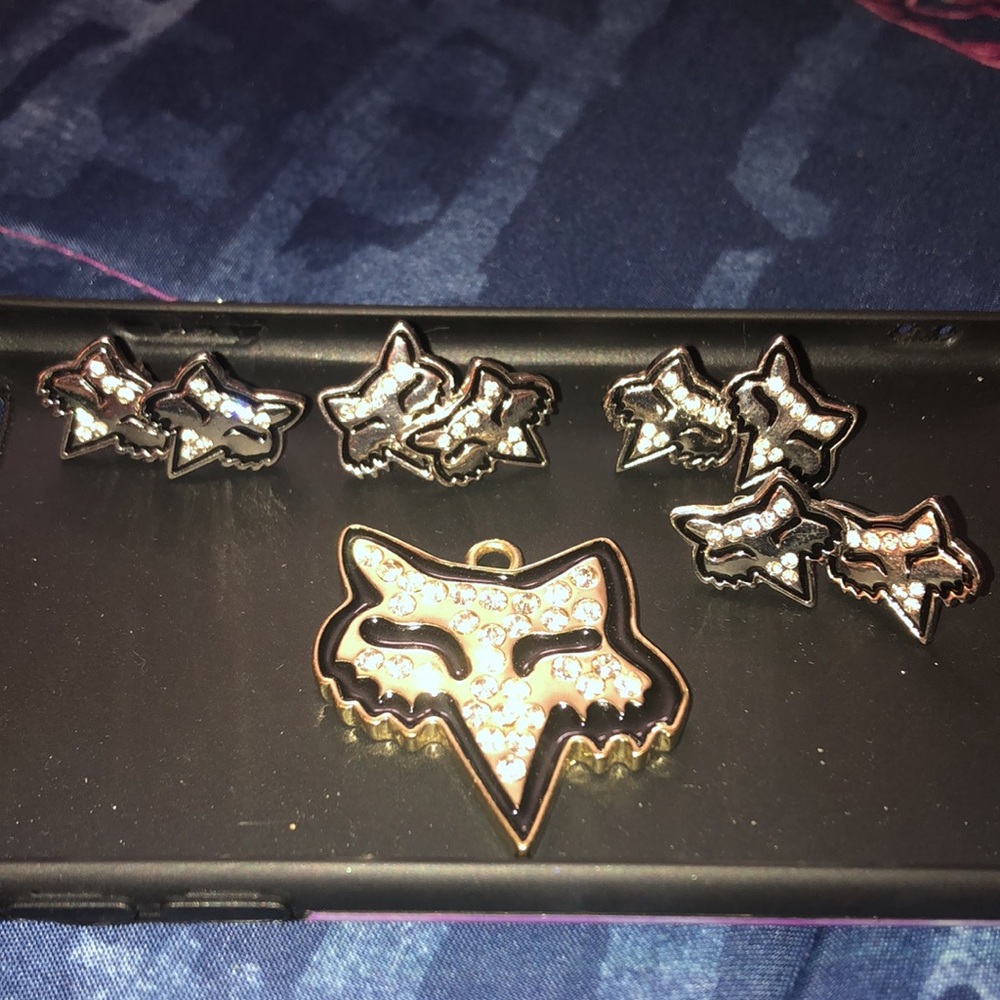 Fox racing necklace and 4 pairs earrings